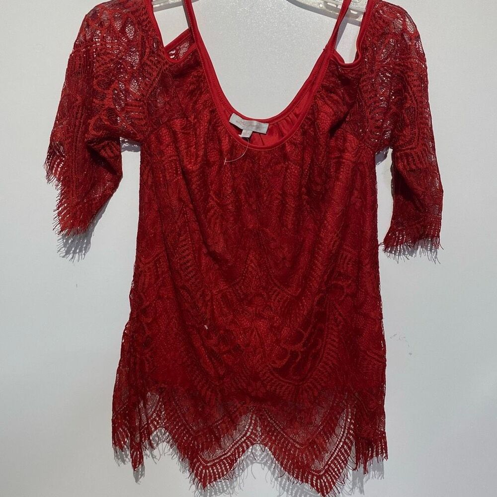 Ultra Pink Red Lace Cold Shoulder Blouse Scalloped Handkerchief Hem Small NEW